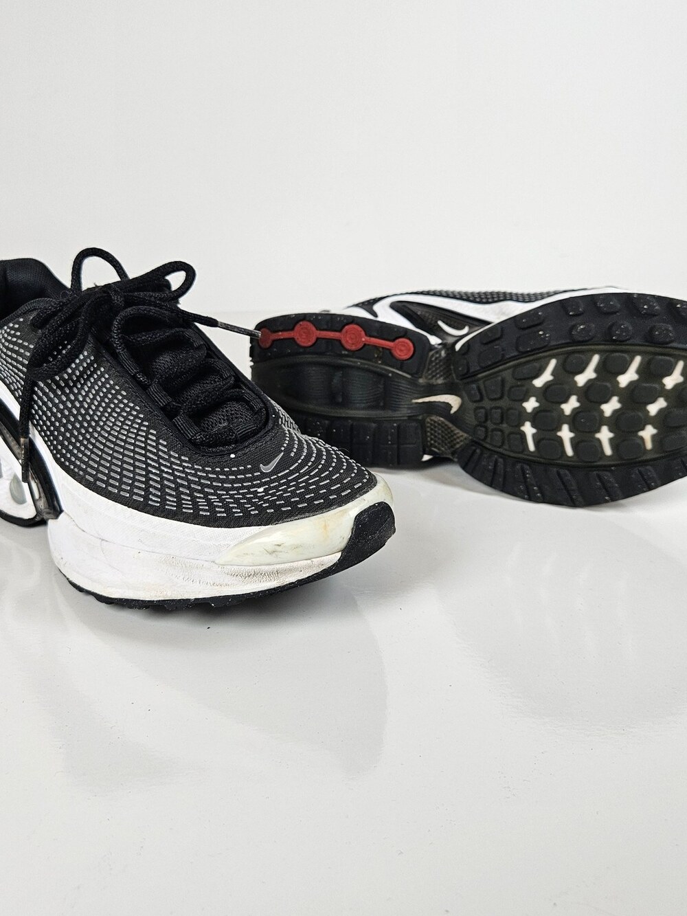Nike Air Max Dn Sneakers Black White Mesh FJ3145-002 Women's Size 7
